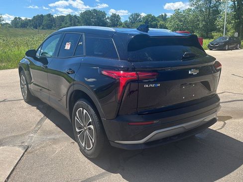 Used 2024 Chevrolet Blazer EV LT AWD/4WD image 3