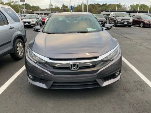Used 2017 Honda Civic Touring image 13