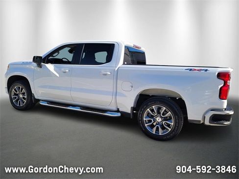 Used 2022 Chevrolet Silverado 1500 RST image 3