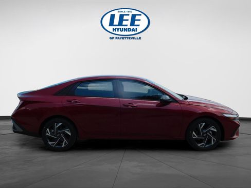 Certified 2025 Hyundai Elantra Sport FWD image 2