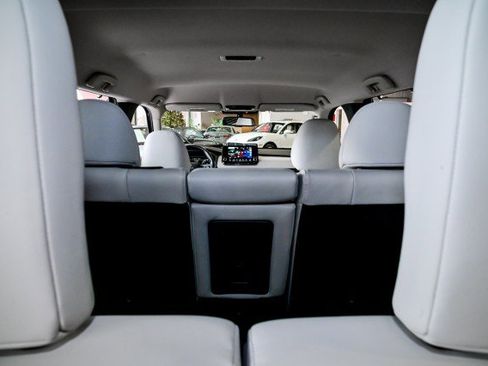 Used 2024 Mitsubishi Outlander SEL Black Edition image 23