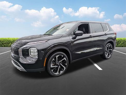 Used 2024 Mitsubishi Outlander SE image 8