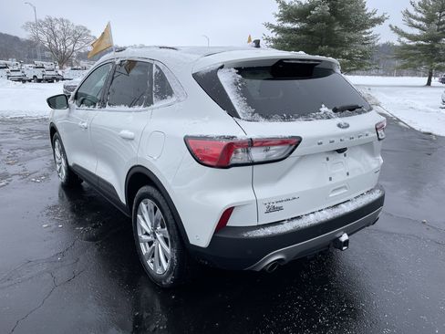 Certified 2022 Ford Escape Titanium w/ Titanium Elite Package image 3