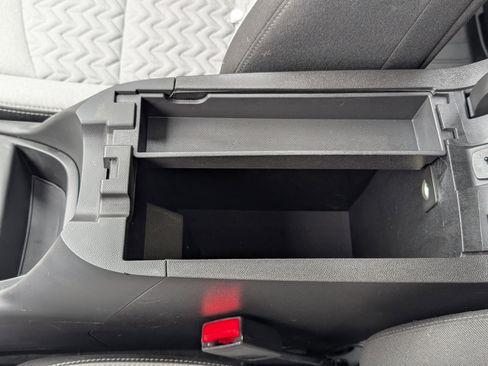 Used 2023 Chevrolet Equinox LS image 25