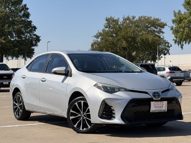 Used 2017 Toyota Corolla SE FWD image 2