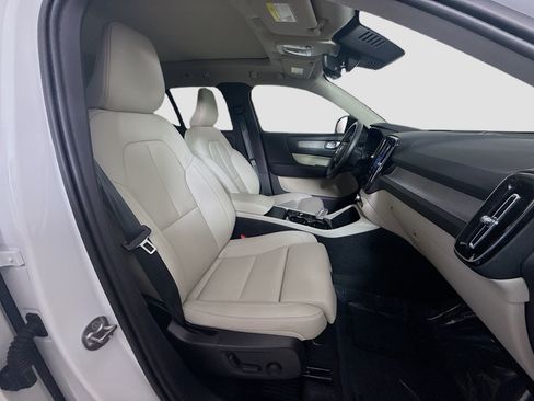 Used 2026 Volvo XC40 B5 Plus AWD/4WD image 29