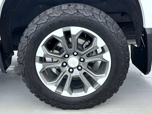 Used 2024 Chevrolet Silverado 1500 LT AWD/4WD image 22