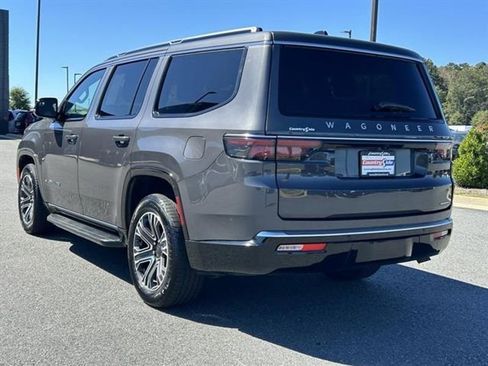 Used 2024 Jeep Wagoneer Series II image 6