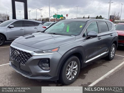 Used 2020 Hyundai Santa Fe SE image 4