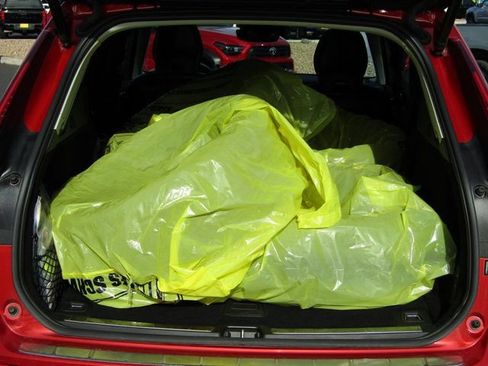 Used 2019 Volvo XC60 T5 Momentum w/ Premium Package image 26