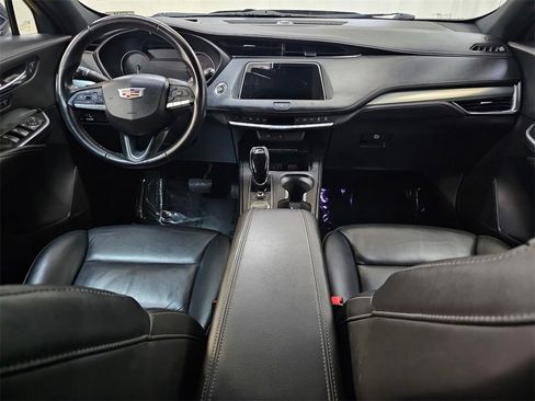 Used 2020 Cadillac XT4 Premium Luxury image 18