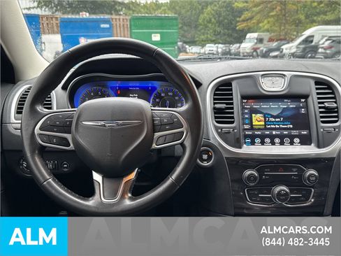 Used 2021 Chrysler 300 Touring L image 27