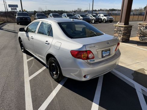 Used 2010 Toyota Corolla image 4