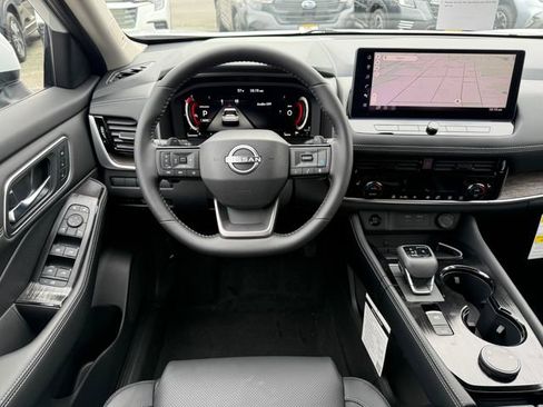 New 2026 Nissan Rogue Platinum AWD/4WD image 18