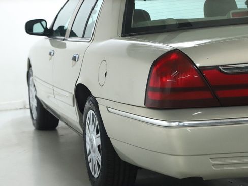 Used 2005 Mercury Grand Marquis GS image 6