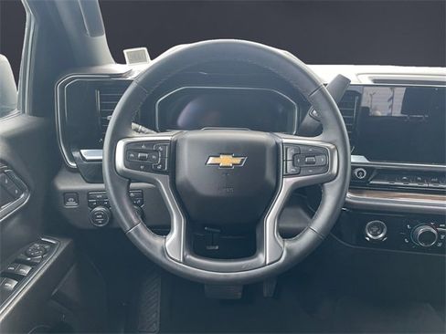 Used 2024 Chevrolet Silverado 1500 LT image 12