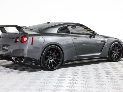 Used 2013 Nissan GT-R Premium AWD/4WD image 9