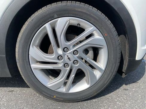 Used 2022 Chevrolet Bolt LT w/ Driver Confidence Package image 30