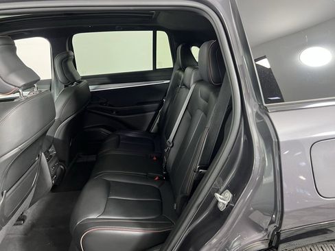 Used 2024 Jeep Wagoneer Launch Edition image 25