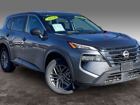 Used 2024 Nissan Rogue S image 11