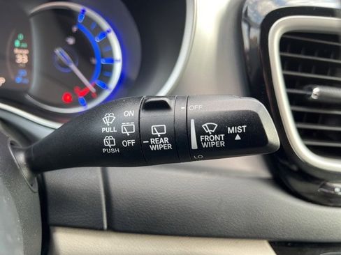 Certified 2018 Chrysler Pacifica Touring-L image 23