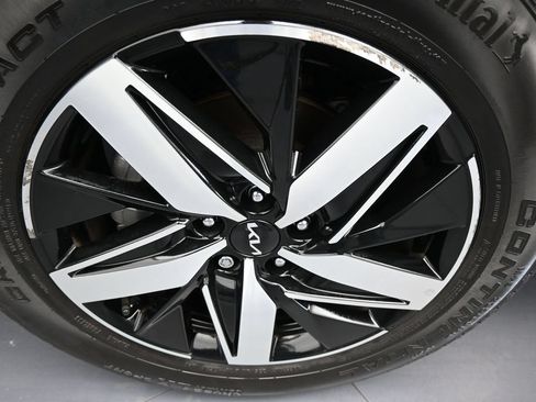 Used 2023 Kia Sorento EX FWD image 45