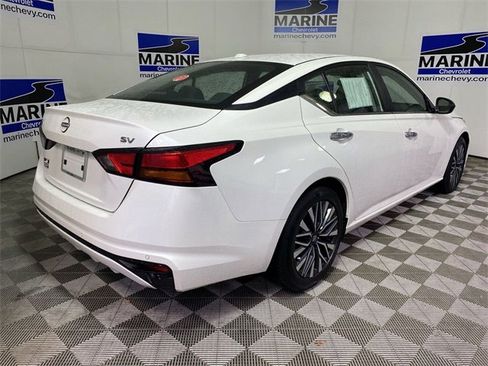 Used 2024 Nissan Altima 2.5 SV image 13