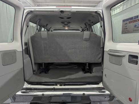 Used 2010 Ford E-350 and Econoline 350 XL RWD image 16