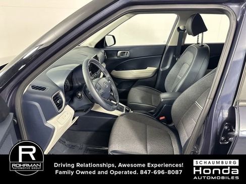 Used 2022 Hyundai Venue Limited FWD image 4