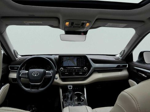 Used 2021 Toyota Highlander Platinum image 48