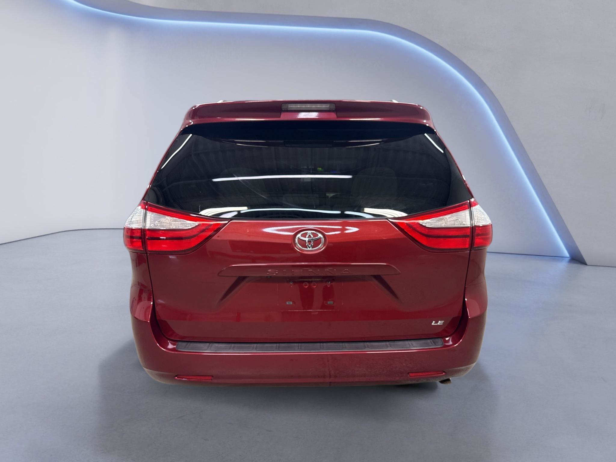 Used 2015 Toyota Sienna LE FWD image 7