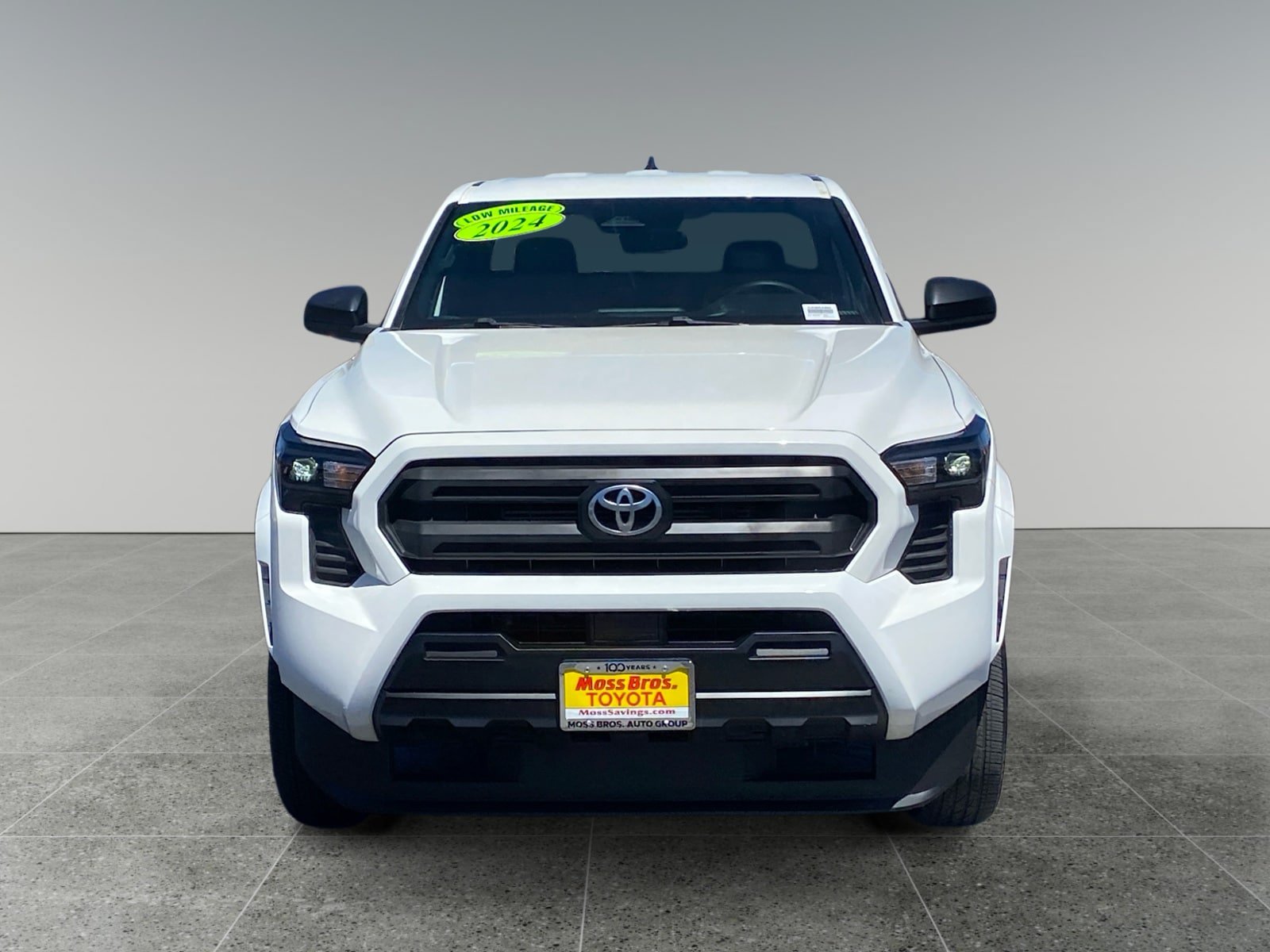 Used 2024 Toyota Tacoma SR RWD image 8