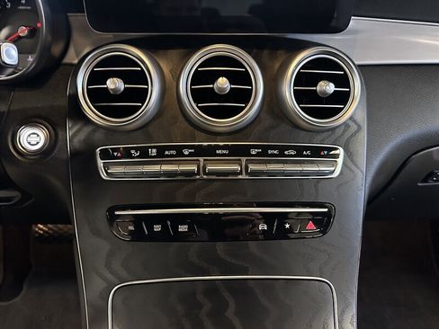 Used 2021 Mercedes-Benz GLC 300 4MATIC image 18