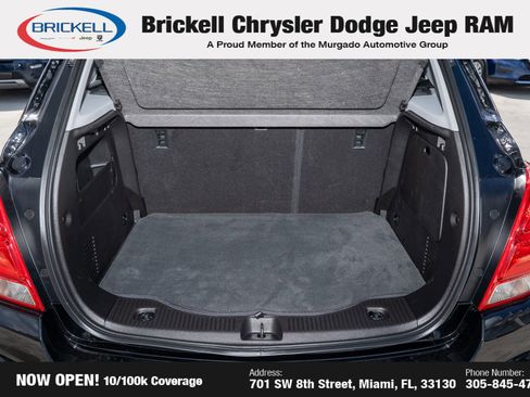 Used 2020 Chevrolet Trax LT w/ LT Convenience Package image 9