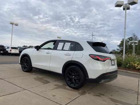 Used 2025 Honda HR-V Sport image 8