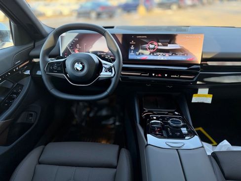 New 2026 BMW 530i xDrive w/ Premium Package image 10
