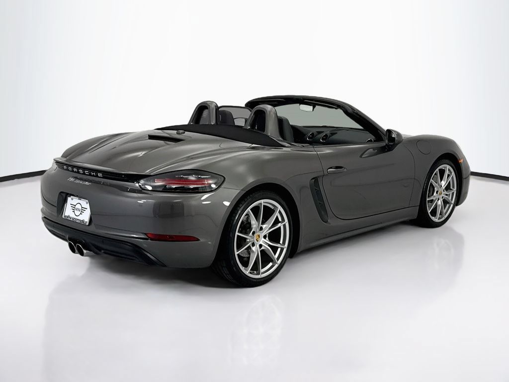 Used 2018 Porsche 718 Boxster RWD image 5