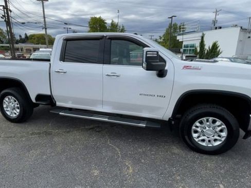 Used 2020 Chevrolet Silverado 2500 LTZ image 3