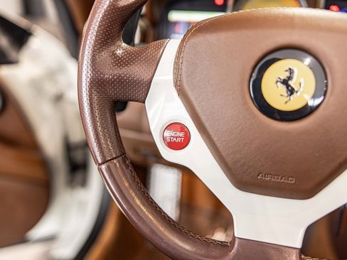 Used 2012 Ferrari California image 23