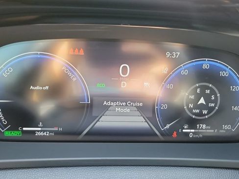 Certified 2025 Toyota Crown AWD/4WD image 22