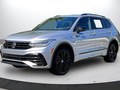 Used 2022 Volkswagen Tiguan SE R-Line AWD/4WD image 4