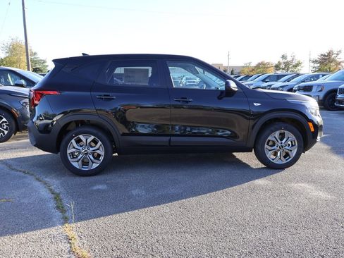 New 2026 Kia Seltos LX image 8