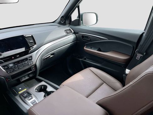 Used 2024 Honda Passport EX-L image 23