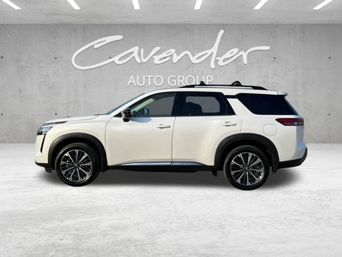 New 2026 Nissan Pathfinder Platinum FWD image 14