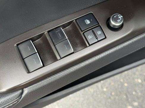 Used 2022 Toyota Camry XSE image 16