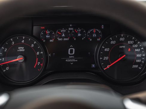 Used 2021 Chevrolet Camaro SS RWD image 8