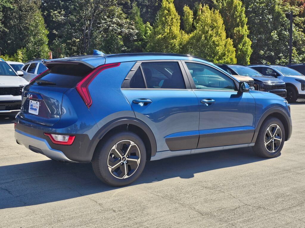 New 2026 Kia Niro EX FWD image 5