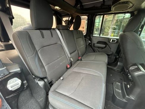 Used 2023 Jeep Wrangler Unlimited Rubicon 4xe w/ Cold Weather Group AWD/4WD image 33