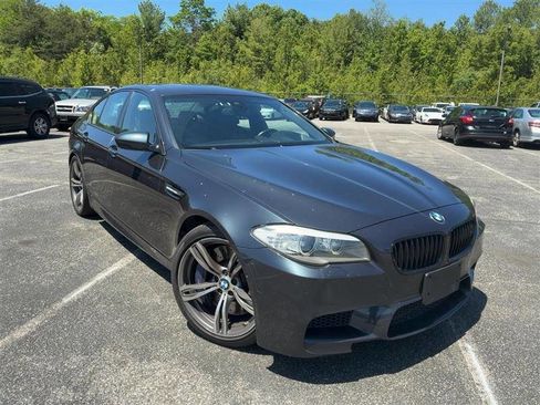 Used 2013 BMW M5 RWD image 2