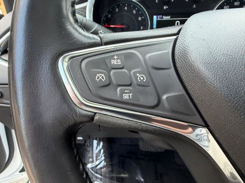 Used 2018 Chevrolet Malibu LT image 24